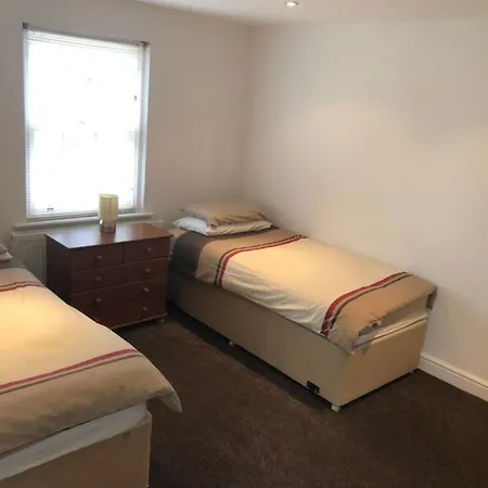 1a Laurel Court * Ulverston