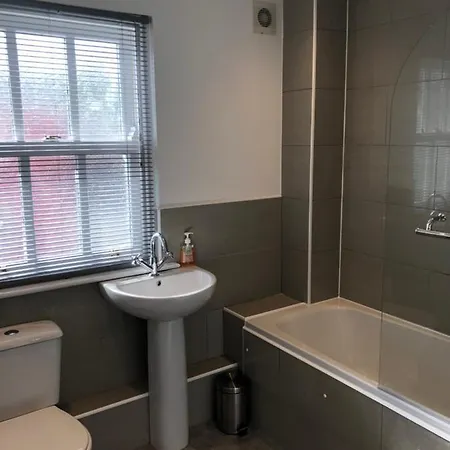 1a Laurel Court *